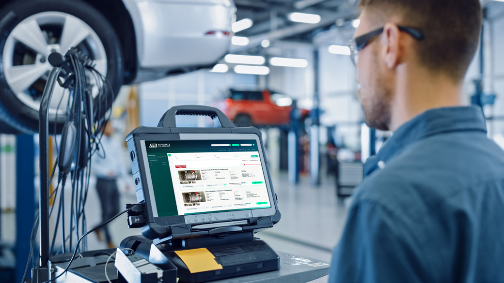 Mechanic viewing APS on a rugged tablet